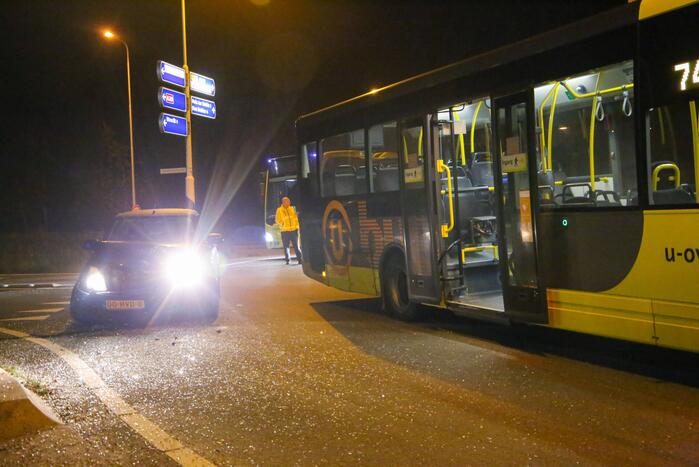 Veel schade bij ongeval tussen auto en lijnbus