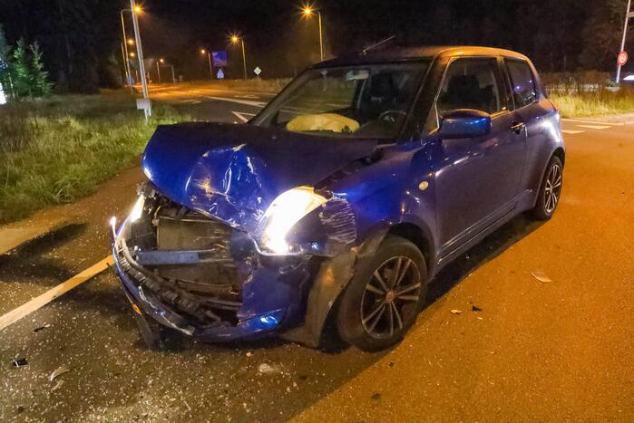 Veel schade bij ongeval tussen auto en lijnbus