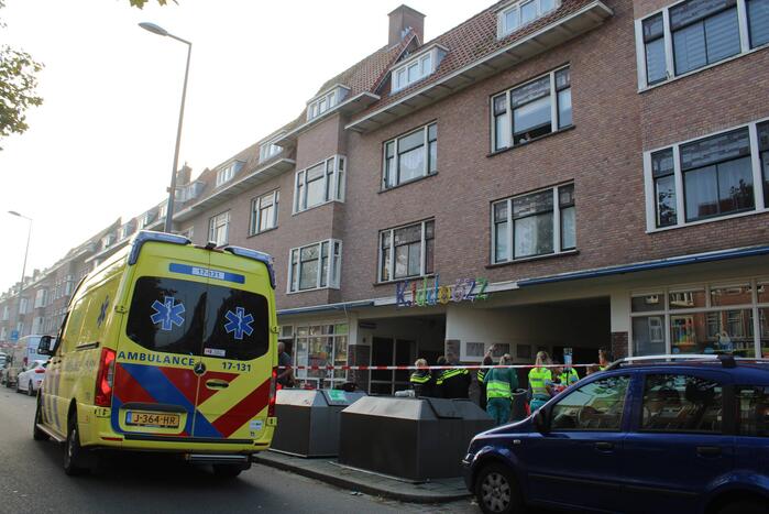 Persoon zwaargewond na val van hoogte