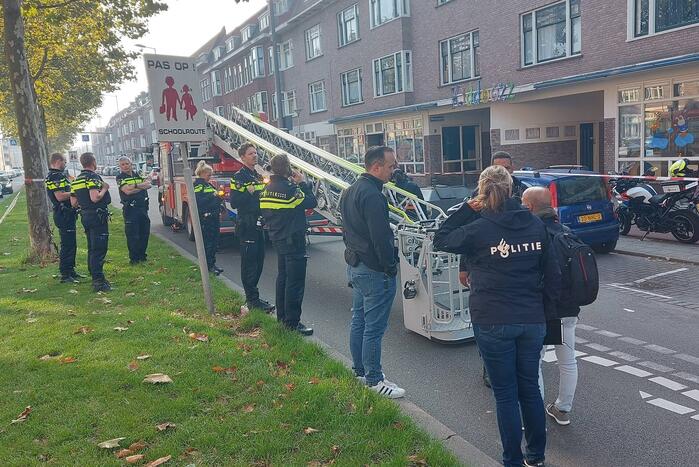 Persoon zwaargewond na val van hoogte