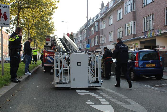 Persoon zwaargewond na val van hoogte