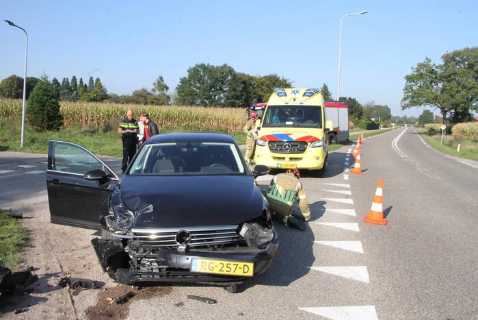 Veel schade bij ongeval tussen twee auto's