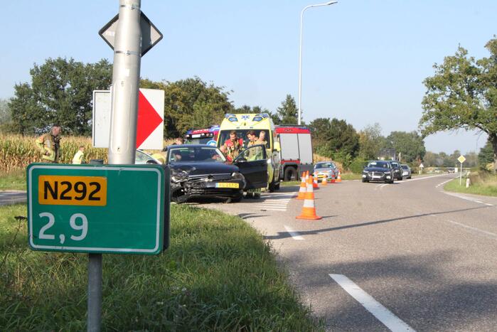 Veel schade bij ongeval tussen twee auto's
