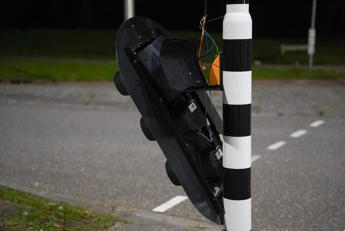 Kruispunt platgelegd door explosie verkeerslicht