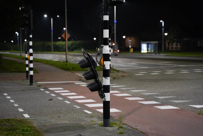 Kruispunt platgelegd door explosie verkeerslicht