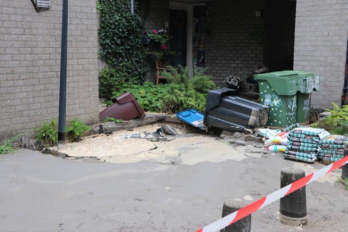 Voorzijde weggezakt bij een woning