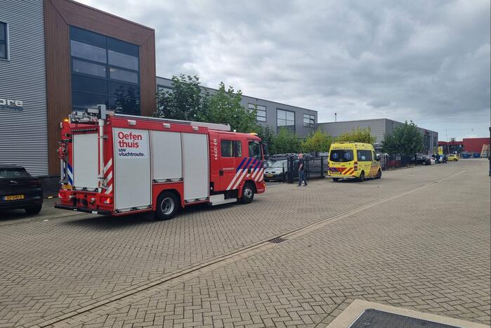 Hulpdiensten groots ingezet bij bedrijfspand