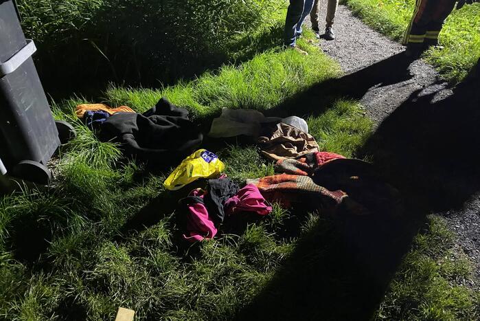 Inzet hulpdiensten na kledingvondst bij meer