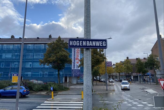 Twee getinte jongens in PostNL-kleding plegen woningoverval