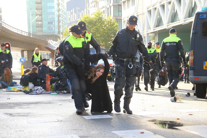 Opnieuw zorgen klimaatactivisten voor verkeershinder