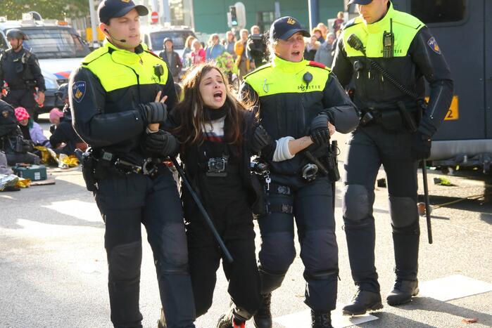 Opnieuw zorgen klimaatactivisten voor verkeershinder