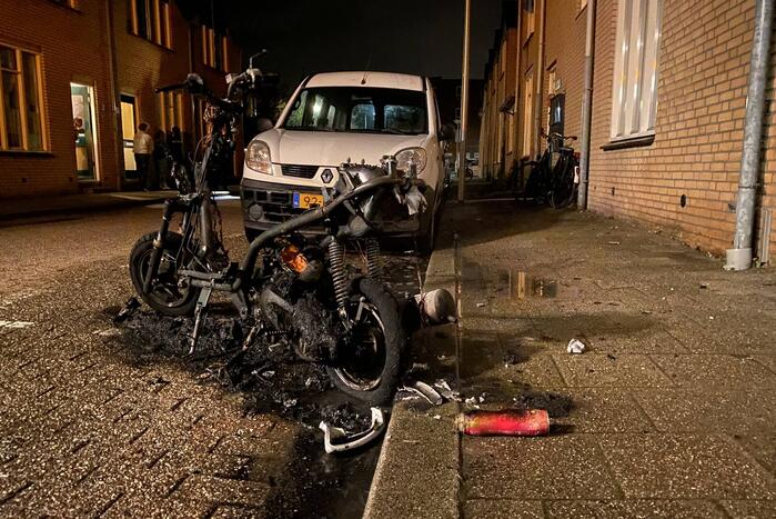 Scooter volledig uitgebrand