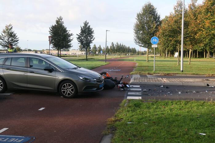 Brommerrijder gewond bij aanrijding
