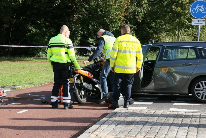 Brommerrijder gewond bij aanrijding
