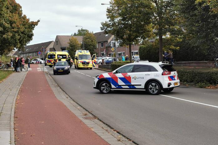 Fietser gewond bij botsing tegen auto