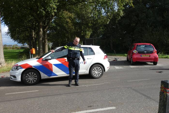 Auto loopt flinke schade op bij botsing met vrachtwagen