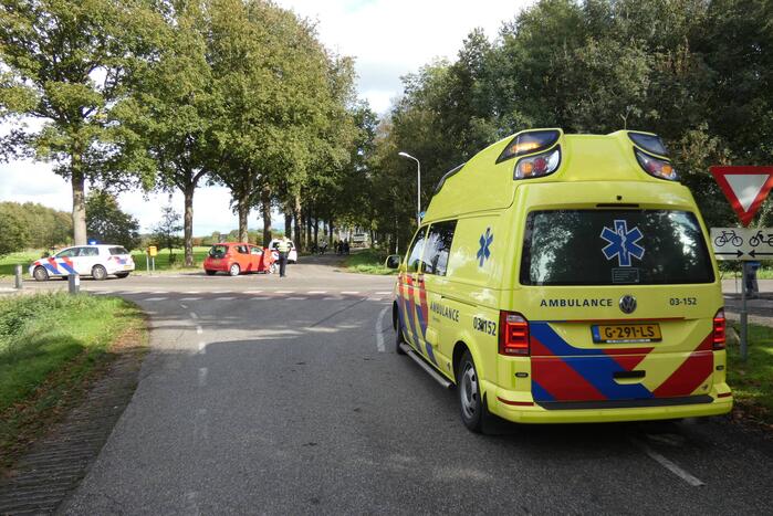 Auto loopt flinke schade op bij botsing met vrachtwagen