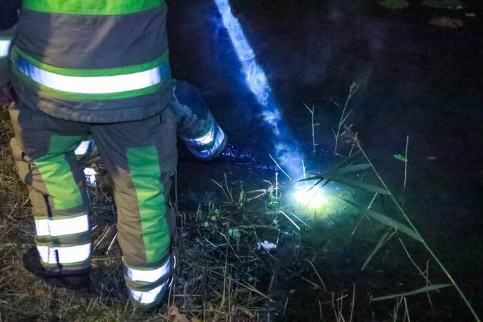 Brandweer blust brandende deelscooter van Go-Sharing