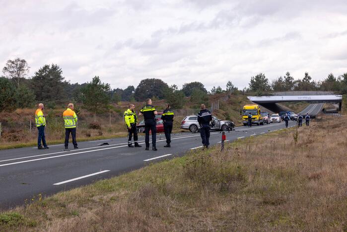 Provincialeweg afgesloten na flink verkeersongeval