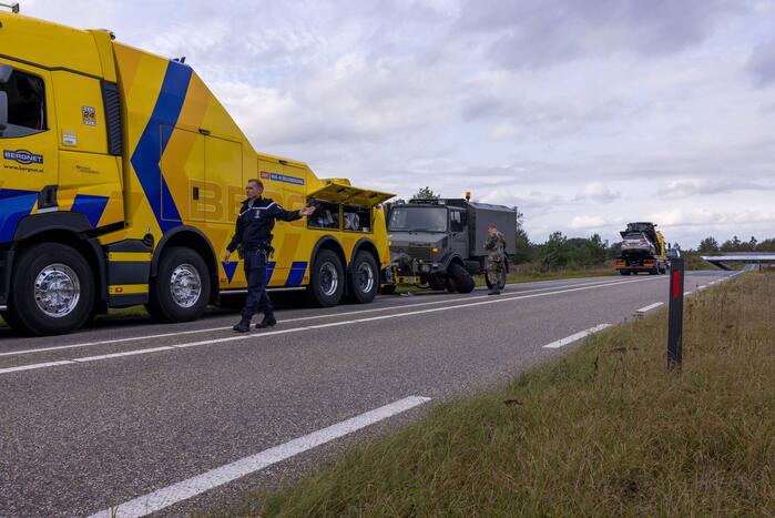 Provincialeweg afgesloten na flink verkeersongeval