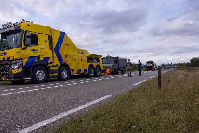Provincialeweg afgesloten na flink verkeersongeval