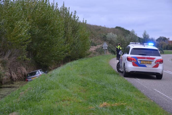 Automobilist verliest macht over het stuur en belandt in sloot