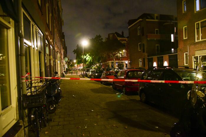 Man in auto neergeschoten