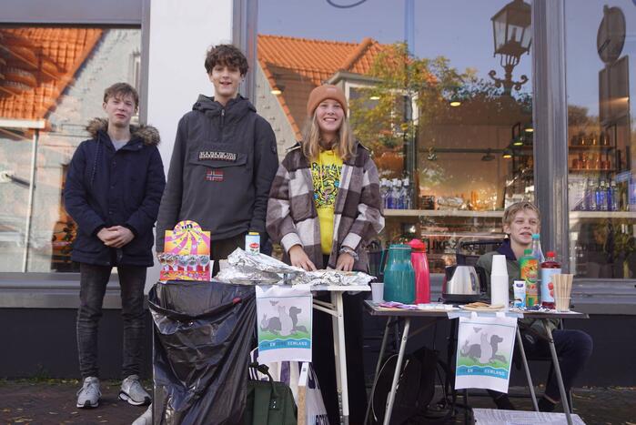 Leerlingen halen geld op voor Stichting Dierenzorg Eemland