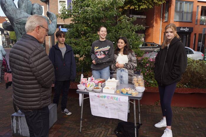 Leerlingen halen geld op voor Stichting Dierenzorg Eemland
