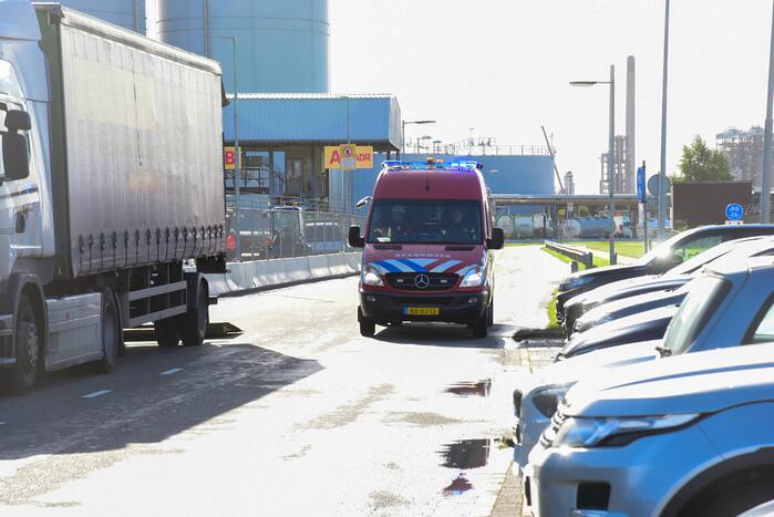 Man van hoogte gevallen in machinekamer van schip