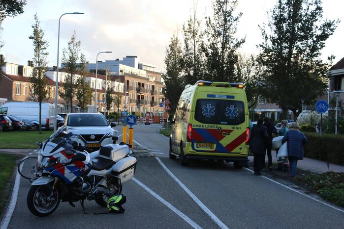 Kind op fiets aangereden door auto