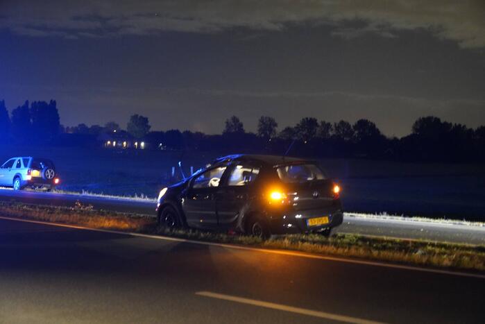 Personenauto slaat over de kop en raakt total-loss