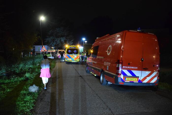 Personenauto belandt in sloot