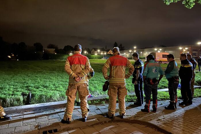 Brandweer verricht zoekactie in sloot