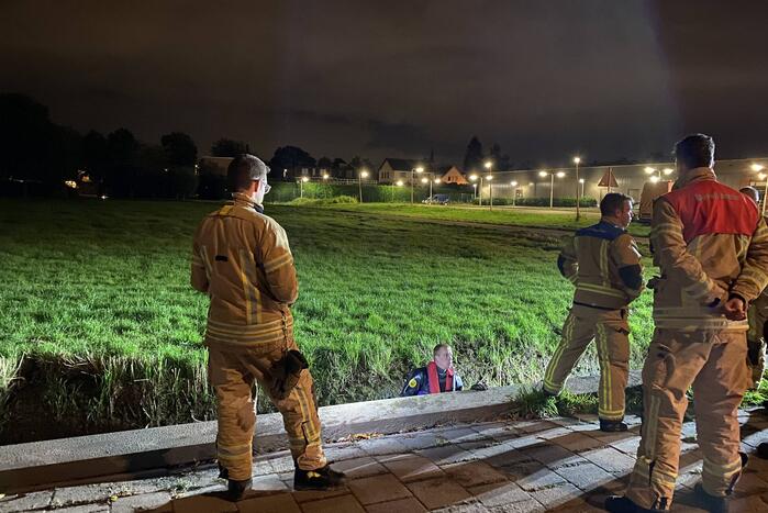 Brandweer verricht zoekactie in sloot