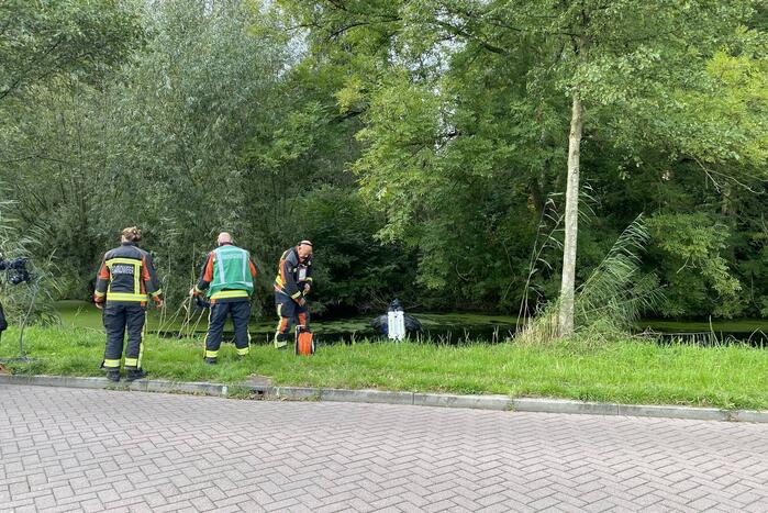 Brandweer verricht zoekslag door kinderfiets in sloot