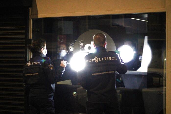 Kogelinslagen bij café De Rab