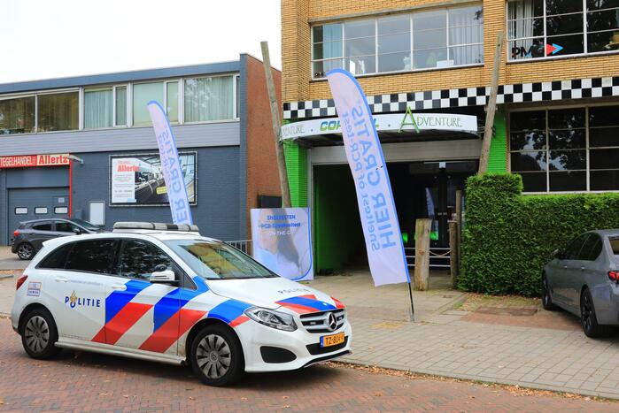 Decoratie-auto Coronel Lasergames rolt naar beneden, drie gewonden