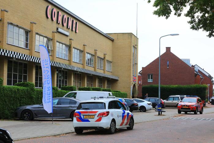 Decoratie-auto Coronel Lasergames rolt naar beneden, drie gewonden