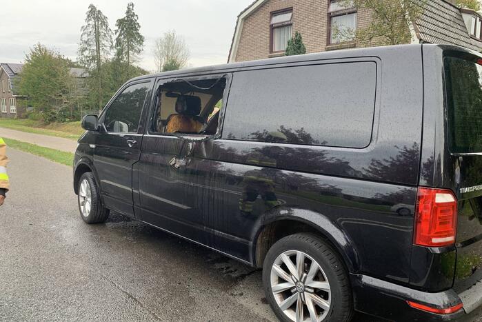 Bestelbus uitgebrand door waxinekaars om eten warm te houden