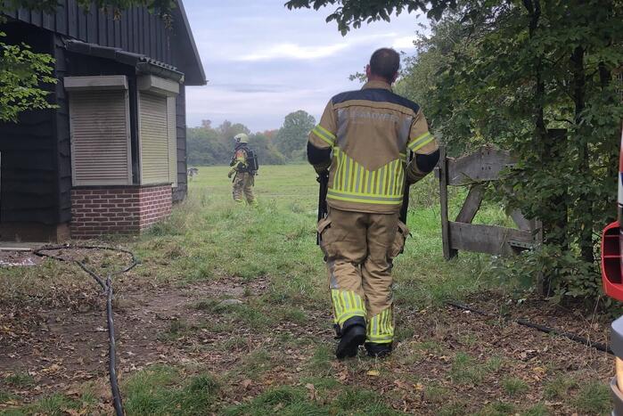 Hevige brand in voormalig clubgebouw van schaatsbaan