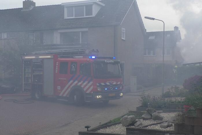 Veel rook door uitslaande brand in schuur