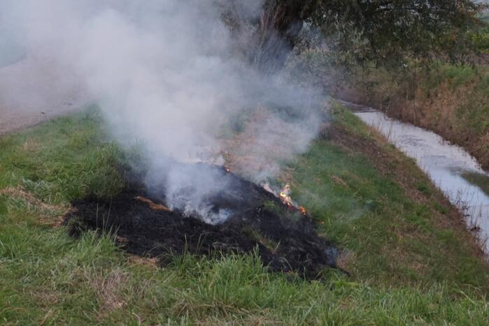 Stuk berm in brand door brandstichting