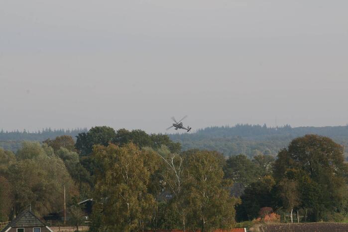 Defensie traint met gevechtshelikopters