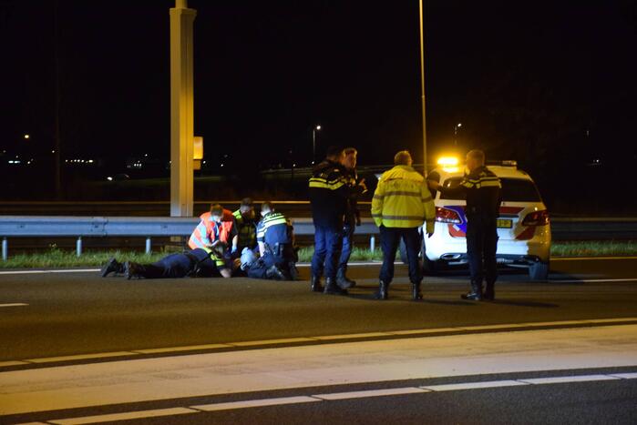 Auto botst op tankwagen na negeren stopteken