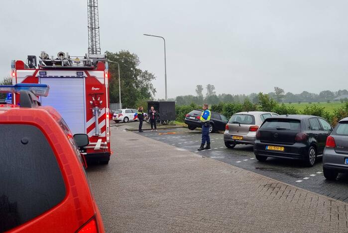 Automobilist belandt op slootkant bij Esso-tankstation Voskuilen