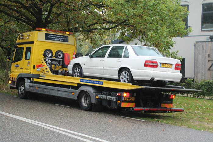 Automobilist rijdt tegen gevel van Restaurant Zuiver