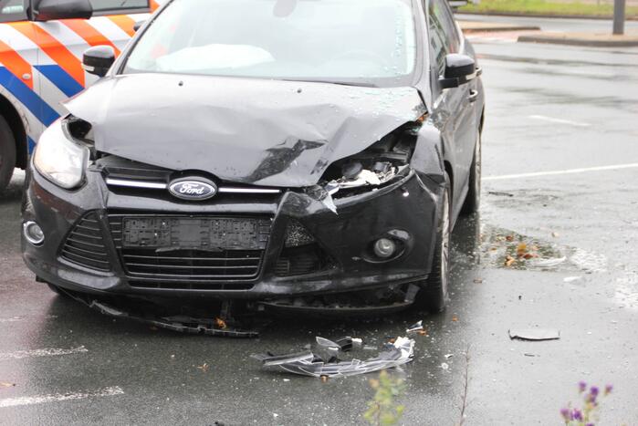 Persoon gewond bij flink verkeersongeval