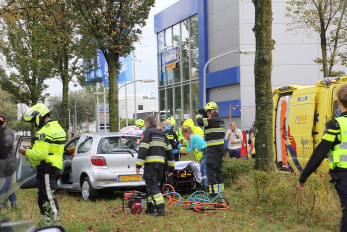Persoon gewond bij flink verkeersongeval