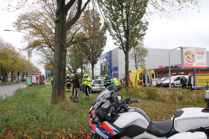Persoon gewond bij flink verkeersongeval